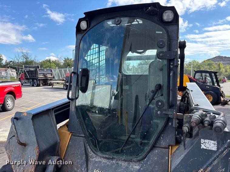 image for item FJ2010 2014 John Deere 328E skid steer loader