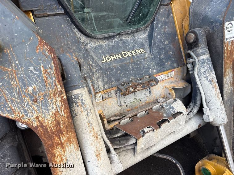 image for item FJ2010 2014 John Deere 328E skid steer loader