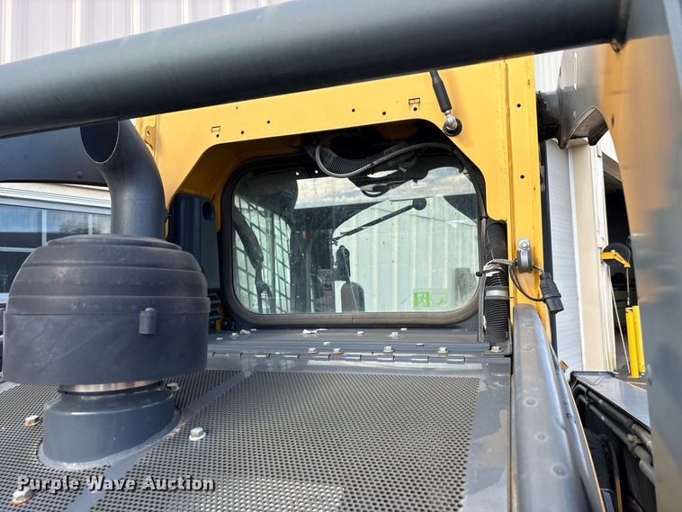 image for item FJ2010 2014 John Deere 328E skid steer loader