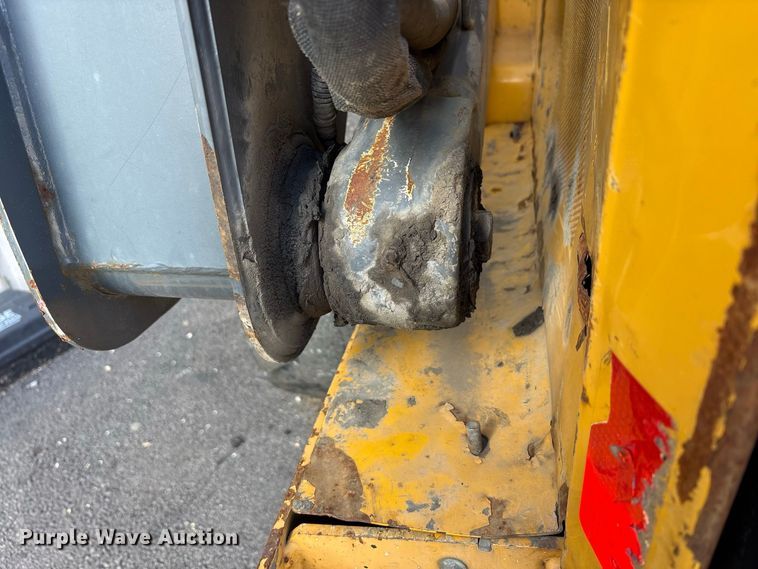 image for item FJ2010 2014 John Deere 328E skid steer loader
