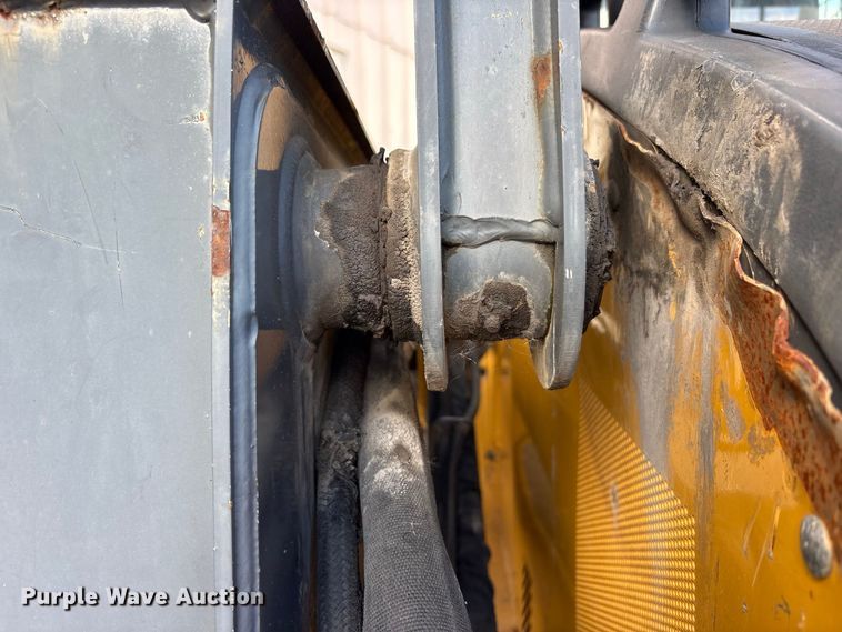 image for item FJ2010 2014 John Deere 328E skid steer loader