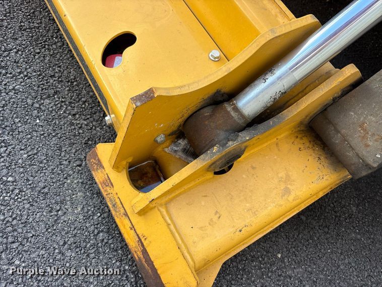 image for item FJ2010 2014 John Deere 328E skid steer loader