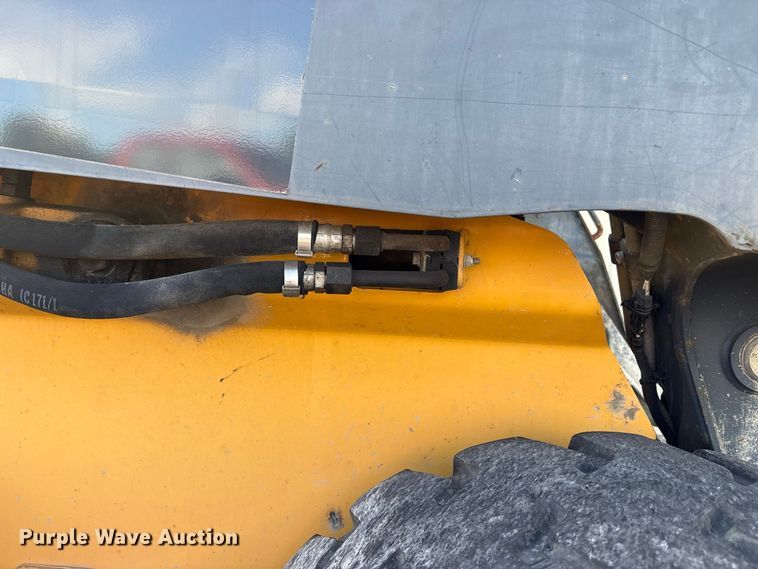 image for item FJ2010 2014 John Deere 328E skid steer loader