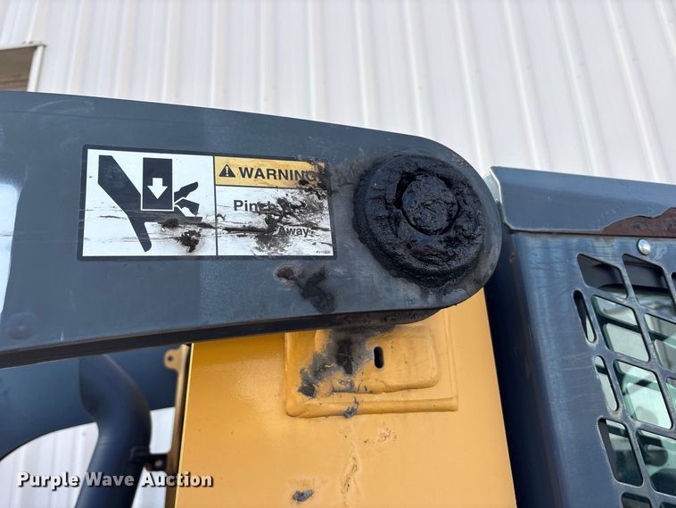 image for item FJ2010 2014 John Deere 328E skid steer loader
