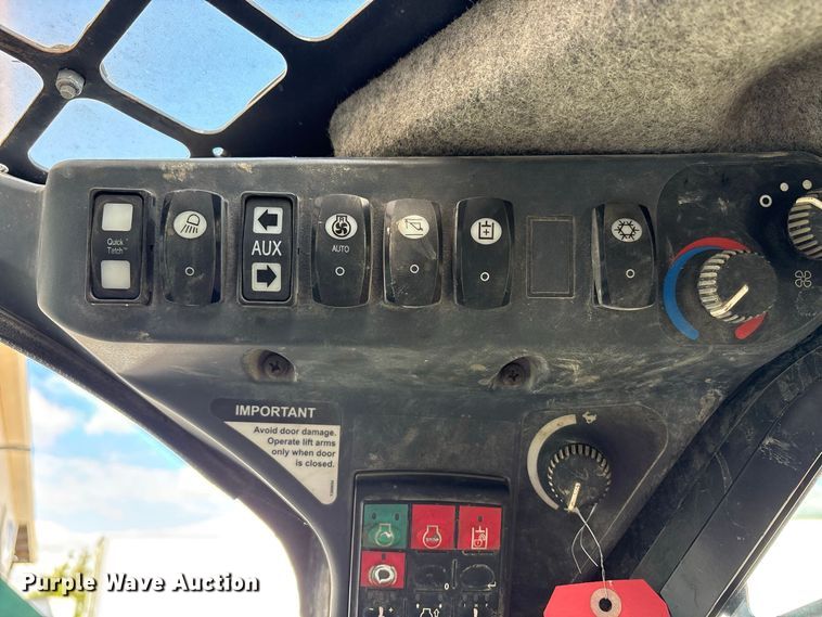 image for item FJ2010 2014 John Deere 328E skid steer loader