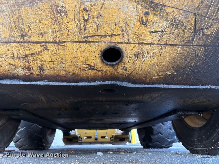image for item FJ2010 2014 John Deere 328E skid steer loader