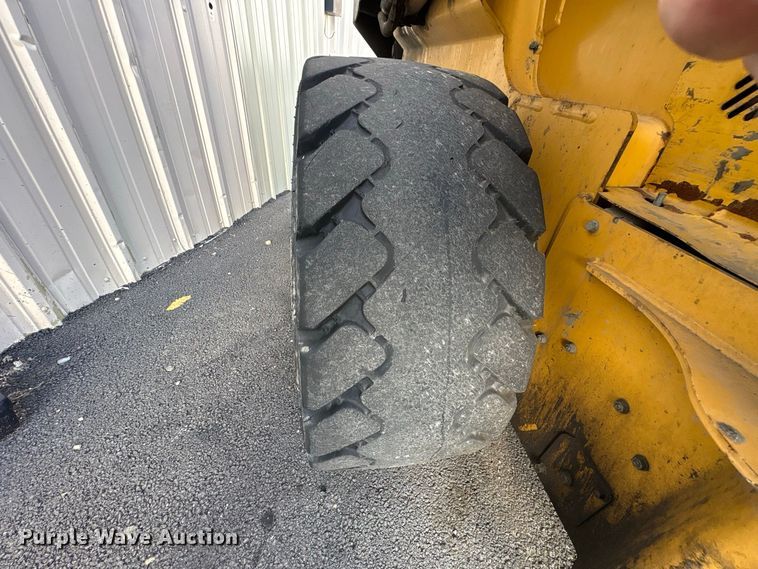image for item FJ2010 2014 John Deere 328E skid steer loader