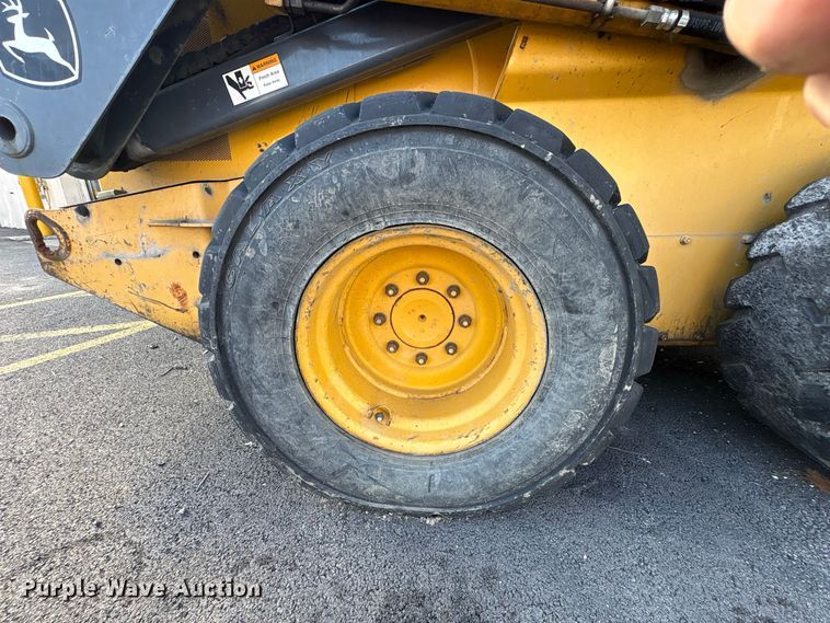 image for item FJ2010 2014 John Deere 328E skid steer loader