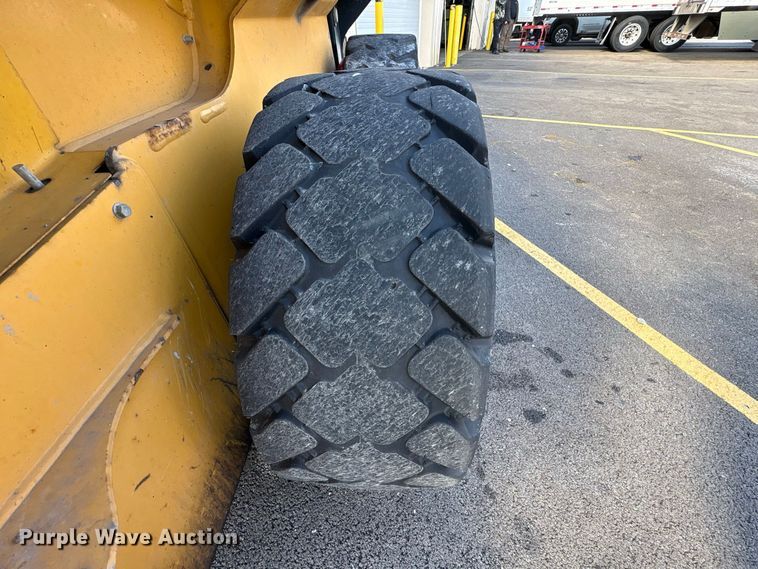 image for item FJ2010 2014 John Deere 328E skid steer loader