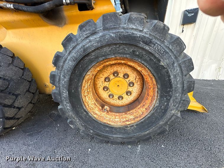 image for item FJ2010 2014 John Deere 328E skid steer loader
