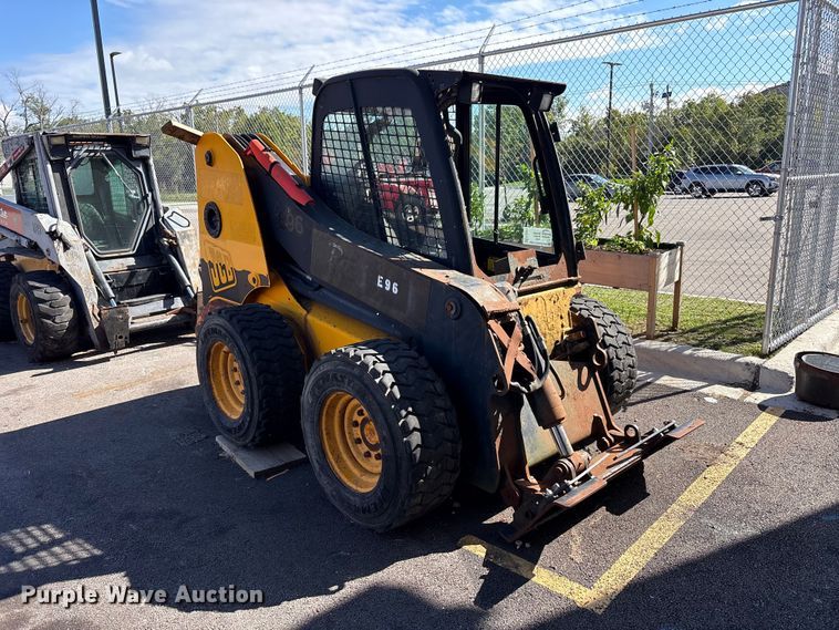 image for item FJ2011 2002 JCB 190 skid steer loader