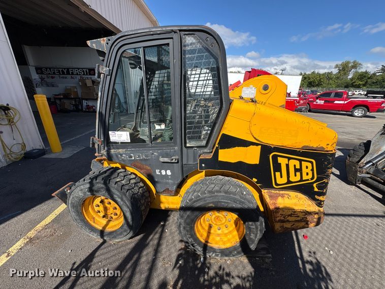 image for item FJ2011 2002 JCB 190 skid steer loader