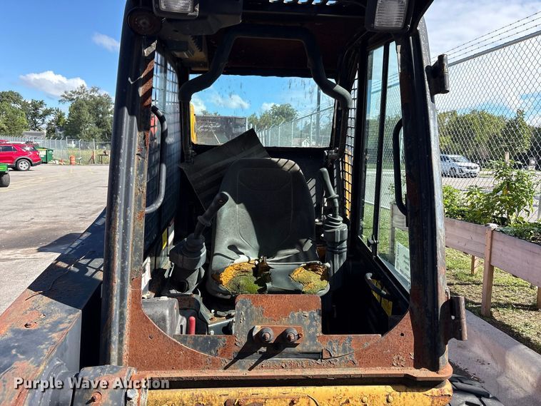 image for item FJ2011 2002 JCB 190 skid steer loader