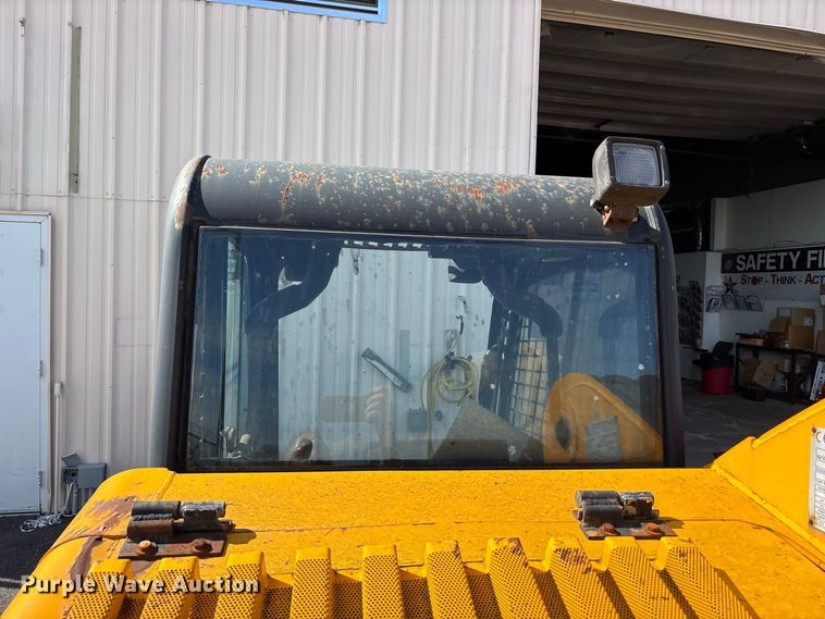 image for item FJ2011 2002 JCB 190 skid steer loader