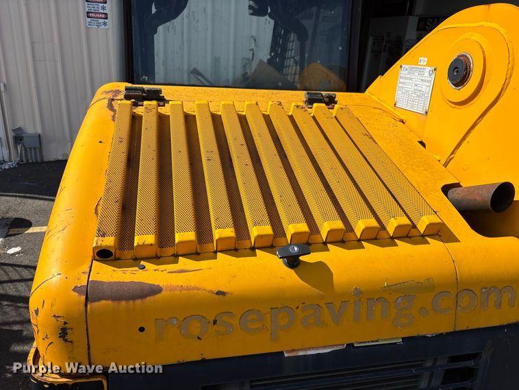 image for item FJ2011 2002 JCB 190 skid steer loader