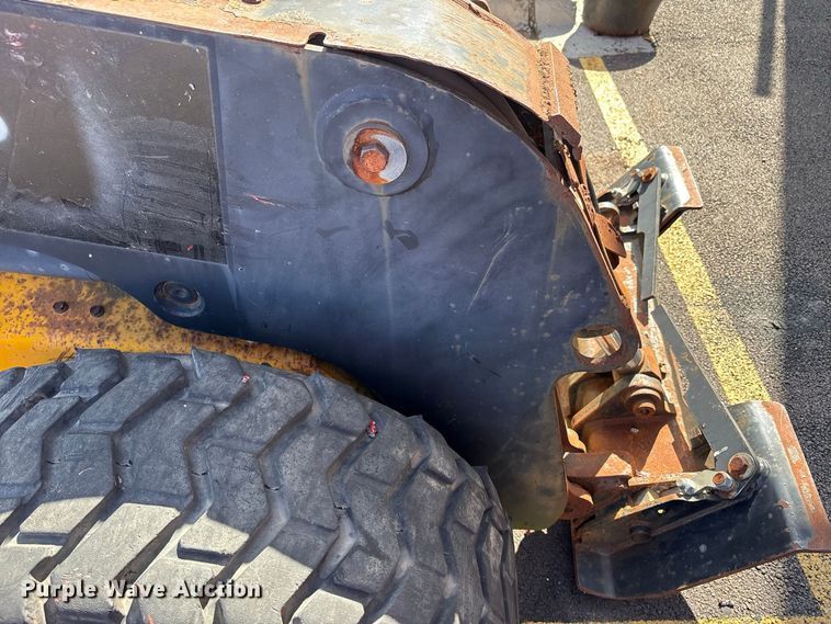 image for item FJ2011 2002 JCB 190 skid steer loader