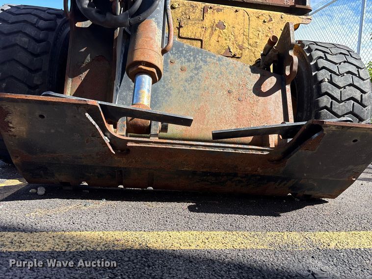 image for item FJ2011 2002 JCB 190 skid steer loader