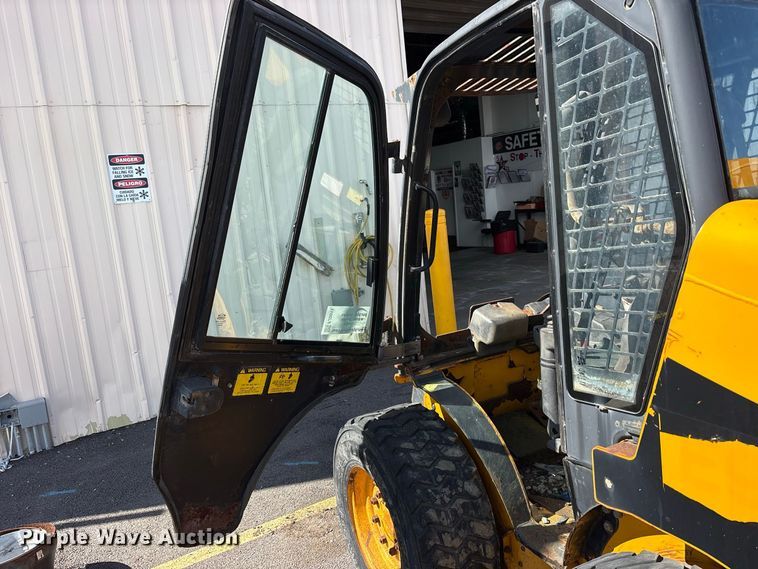 image for item FJ2011 2002 JCB 190 skid steer loader
