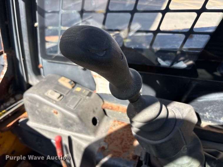 image for item FJ2011 2002 JCB 190 skid steer loader