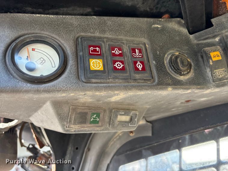 image for item FJ2011 2002 JCB 190 skid steer loader