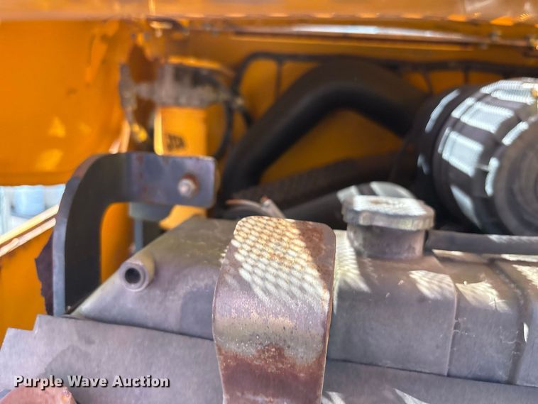 image for item FJ2011 2002 JCB 190 skid steer loader