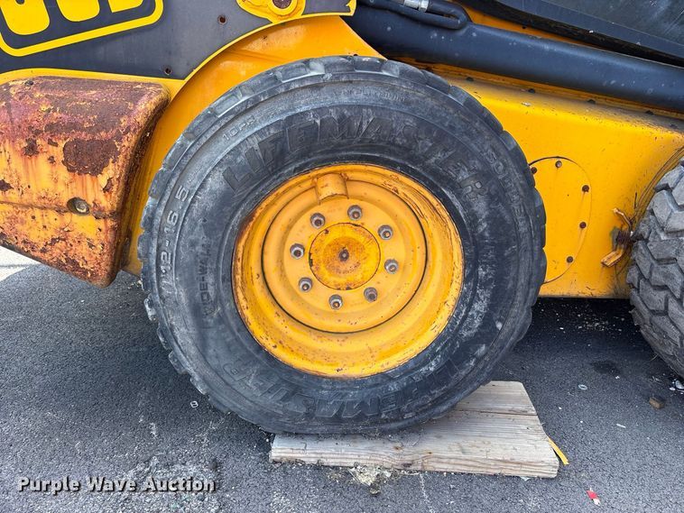 image for item FJ2011 2002 JCB 190 skid steer loader