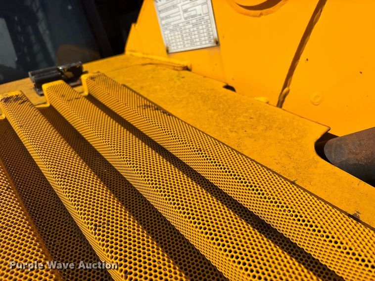 image for item FJ2011 2002 JCB 190 skid steer loader