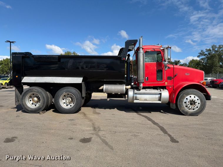 image for item FJ2013 2005 Peterbilt 357 dump truck