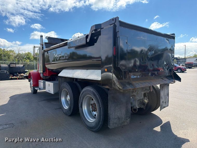 image for item FJ2013 2005 Peterbilt 357 dump truck