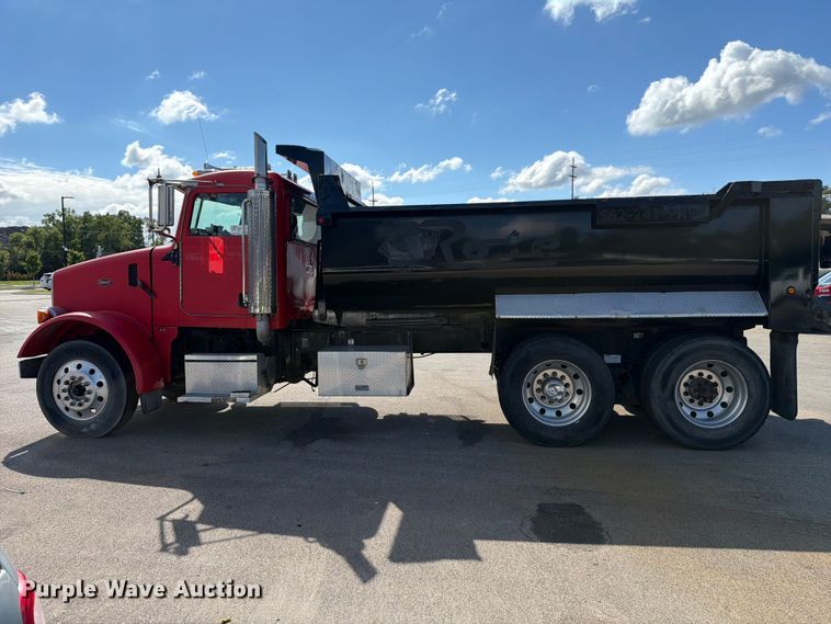 image for item FJ2013 2005 Peterbilt 357 dump truck