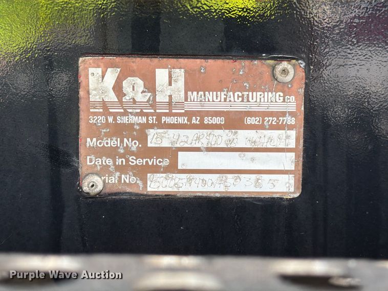 image for item FJ2013 2005 Peterbilt 357 dump truck
