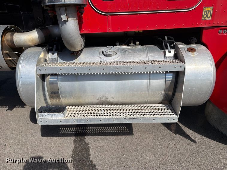 image for item FJ2013 2005 Peterbilt 357 dump truck