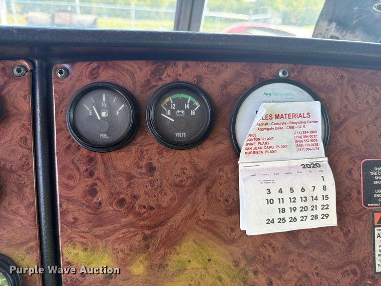 image for item FJ2013 2005 Peterbilt 357 dump truck