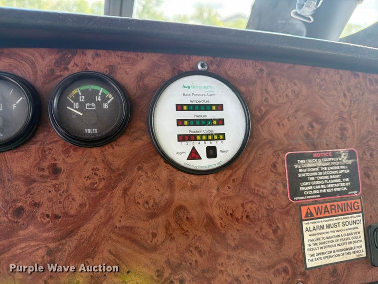 image for item FJ2013 2005 Peterbilt 357 dump truck
