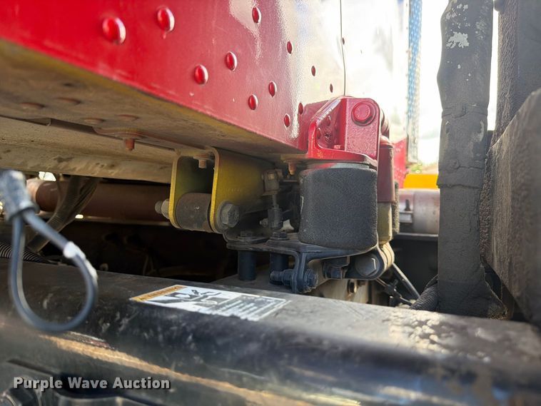 image for item FJ2013 2005 Peterbilt 357 dump truck