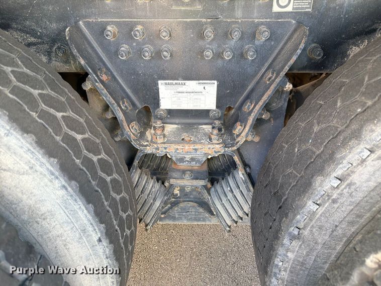 image for item FJ2013 2005 Peterbilt 357 dump truck