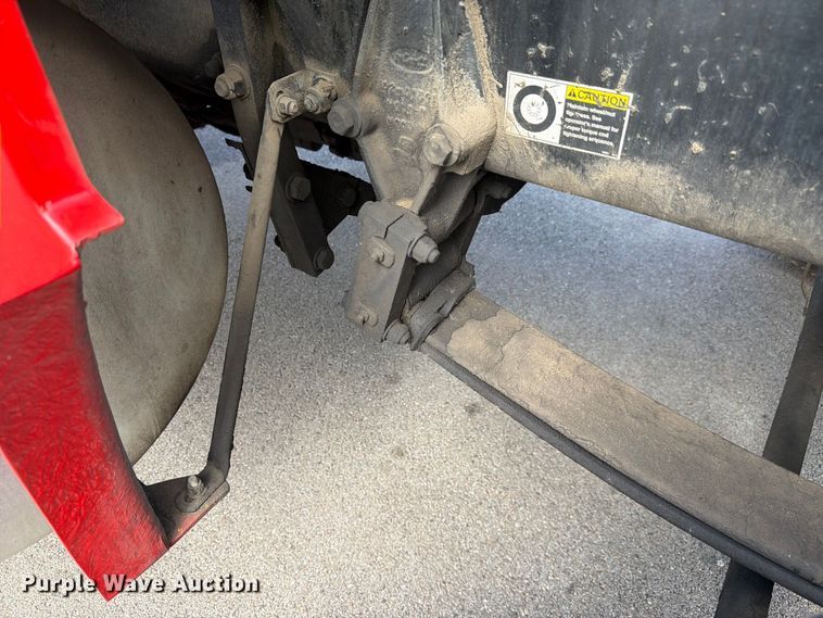 image for item FJ2013 2005 Peterbilt 357 dump truck