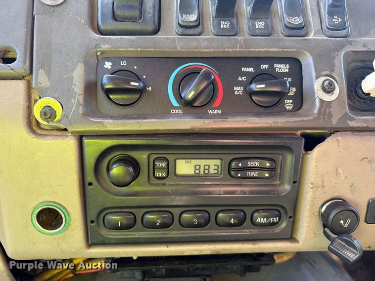 image for item FJ2014 2008 Sterling Truck L9500 Series dump truck