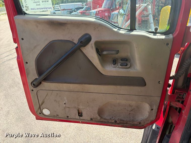 image for item FJ2014 2008 Sterling Truck L9500 Series dump truck