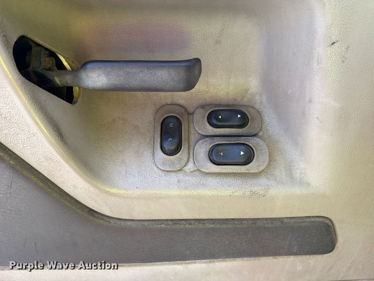 image for item FJ2014 2008 Sterling Truck L9500 Series dump truck