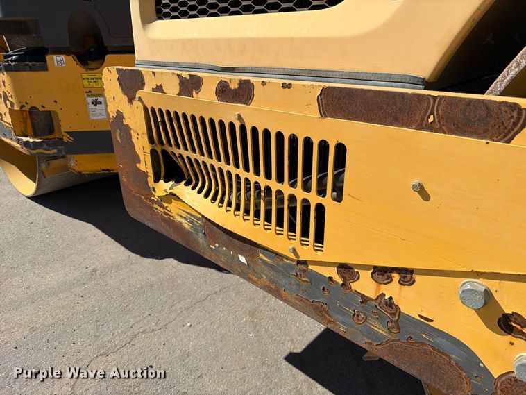 image for item FJ2030 2015 Volvo DD140B double drum vibratory roller