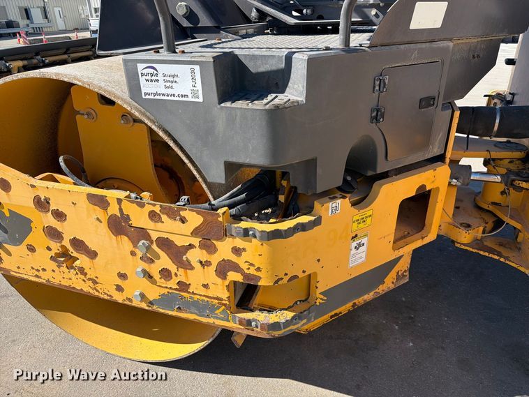 image for item FJ2030 2015 Volvo DD140B double drum vibratory roller