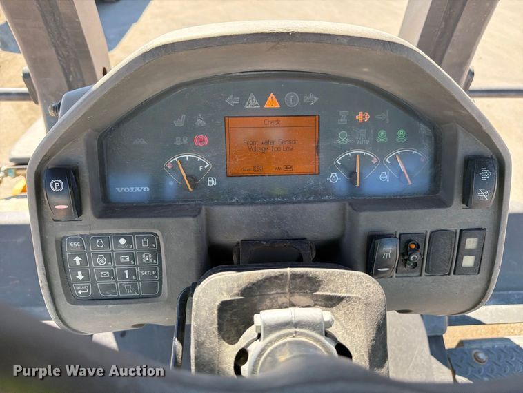 image for item FJ2030 2015 Volvo DD140B double drum vibratory roller