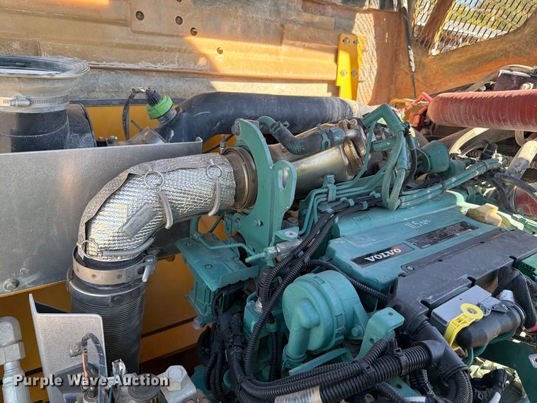 image for item FJ2030 2015 Volvo DD140B double drum vibratory roller