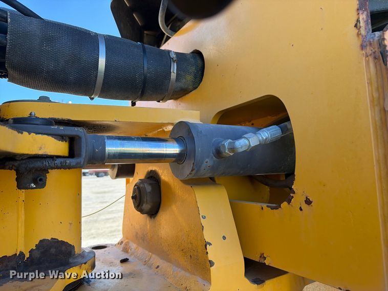 image for item FJ2030 2015 Volvo DD140B double drum vibratory roller
