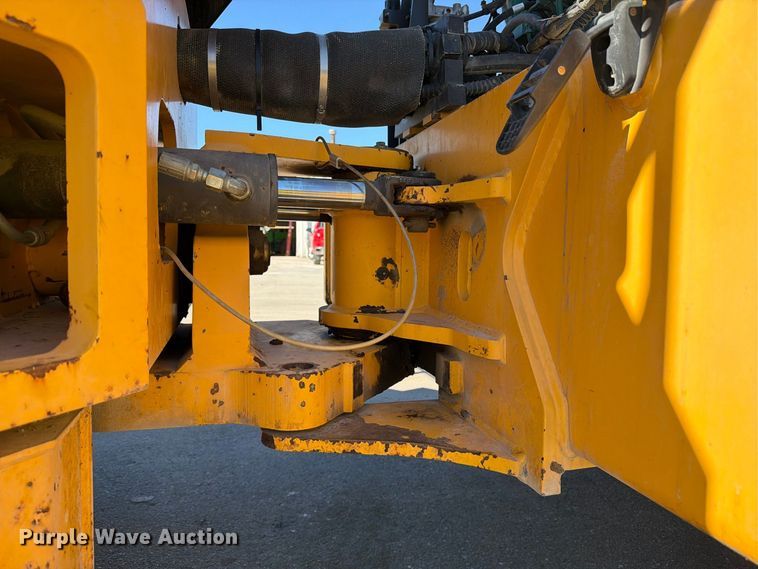 image for item FJ2030 2015 Volvo DD140B double drum vibratory roller