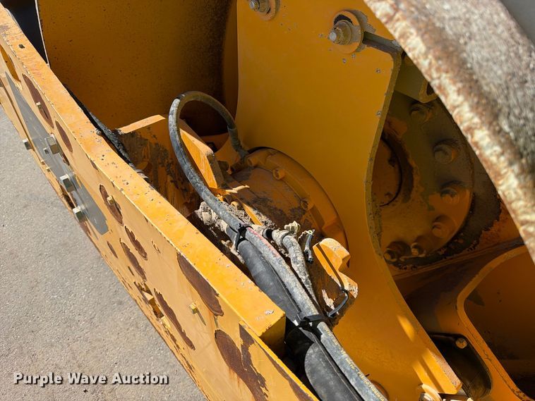 image for item FJ2030 2015 Volvo DD140B double drum vibratory roller
