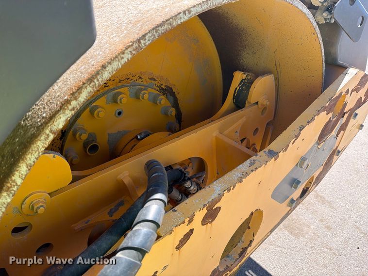 image for item FJ2030 2015 Volvo DD140B double drum vibratory roller