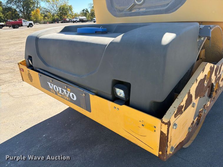 image for item FJ2030 2015 Volvo DD140B double drum vibratory roller