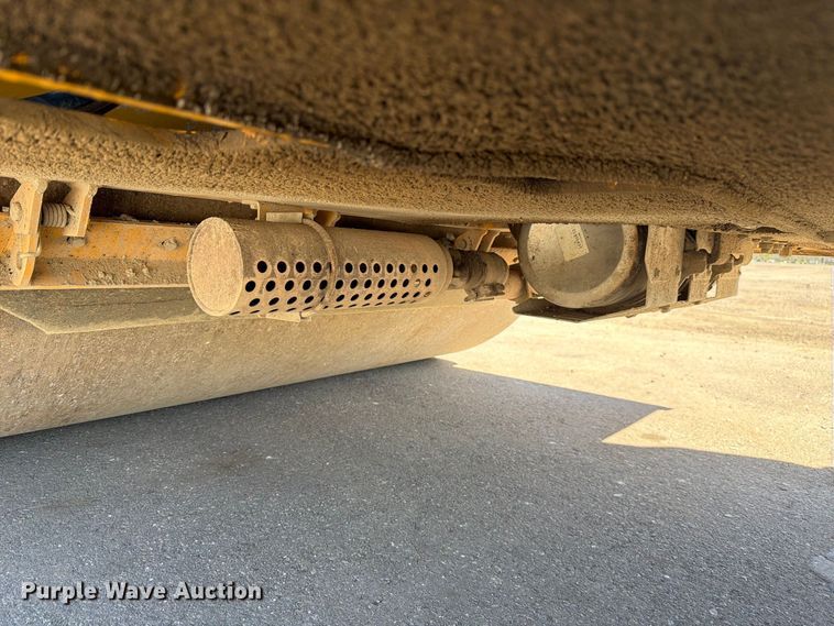 image for item FJ2030 2015 Volvo DD140B double drum vibratory roller